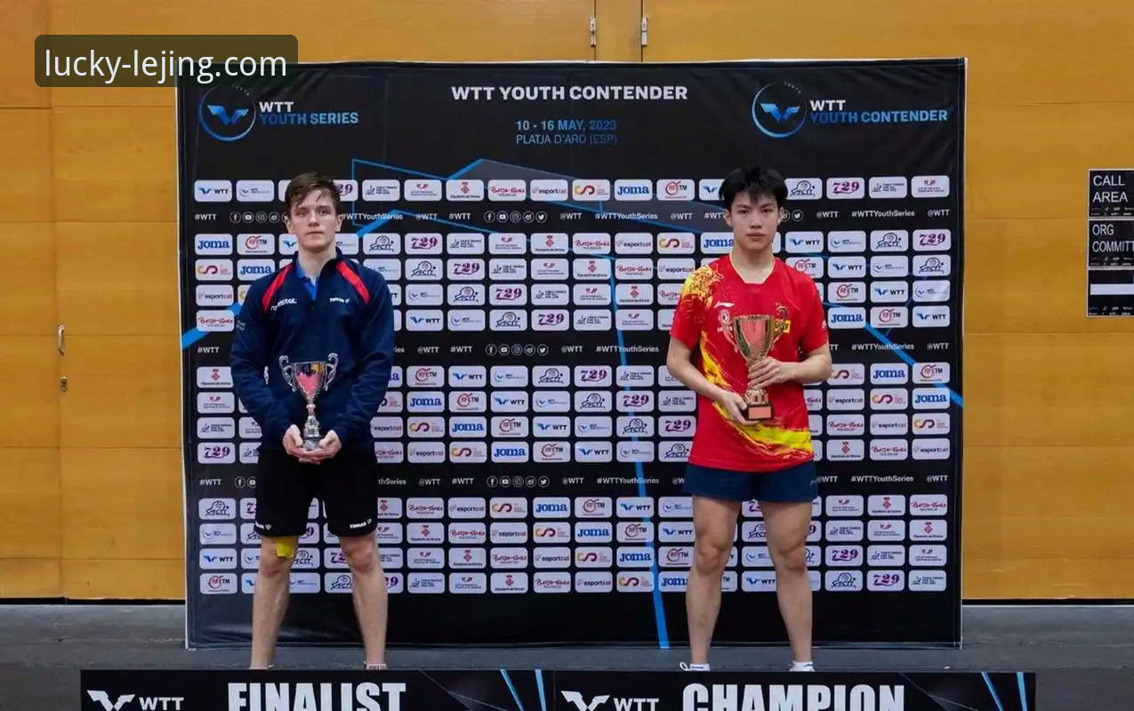 乐竟官网正版APP安装教程 U19国足闪电战vs哥伦比亚红牌争议:乐竟体育平台实时观赛体验对比分析